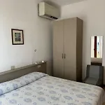 מלון Reno 3*