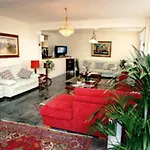 Reno 3*